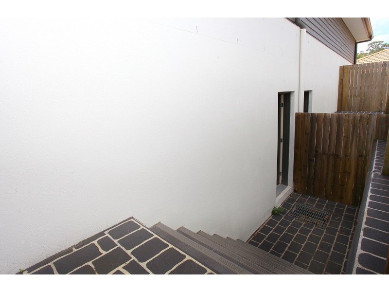 2/11 Seagreen Drive, Coomera QLD 4209