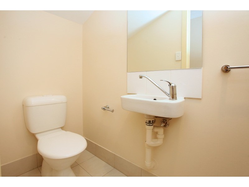 2/11 Seagreen Drive, Coomera QLD 4209