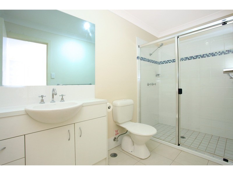 2/11 Seagreen Drive, Coomera QLD 4209