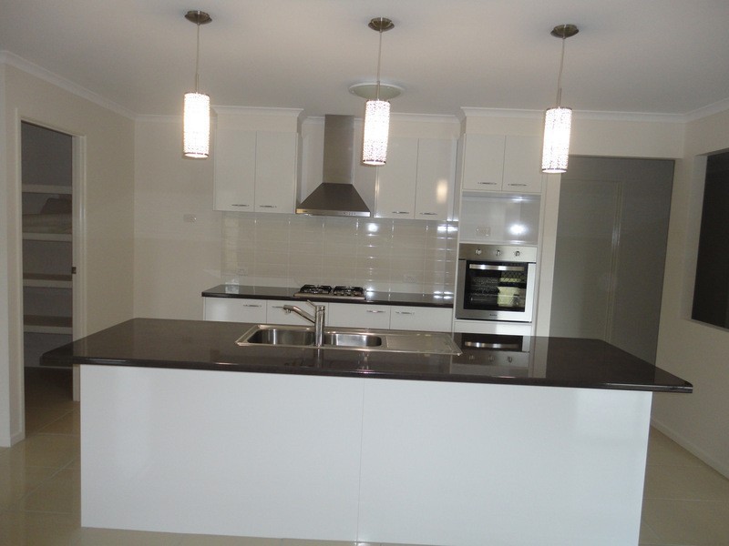 8  Wildflower Circuit, Upper Coomera QLD 4209