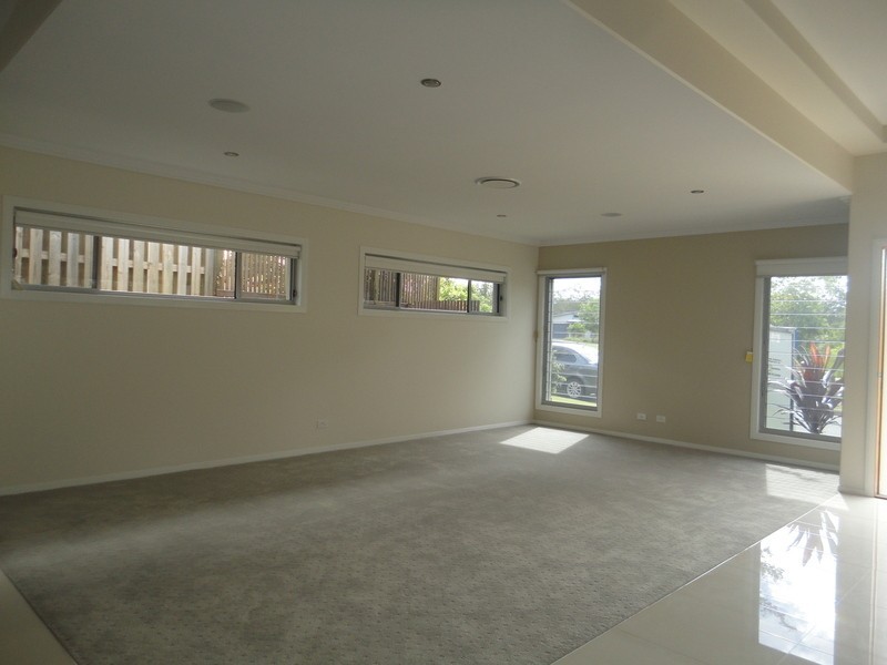 6 Halifax Circuit, Pimpama QLD 4209