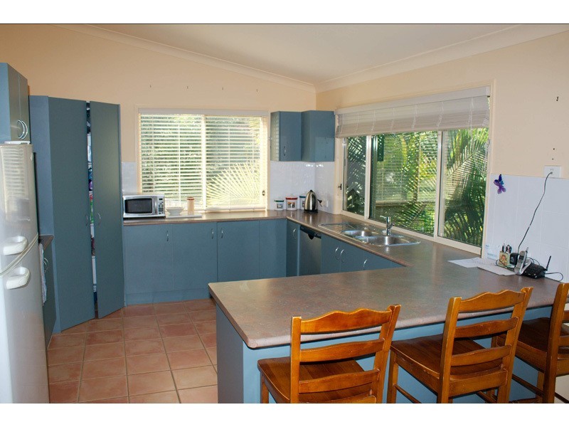 19 Henderson Rise, Pacific Pines QLD 4211