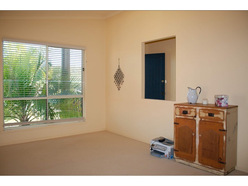 19 Henderson Rise, Pacific Pines QLD 4211