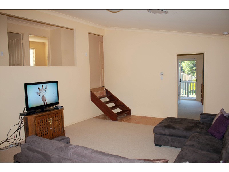 19 Henderson Rise, Pacific Pines QLD 4211