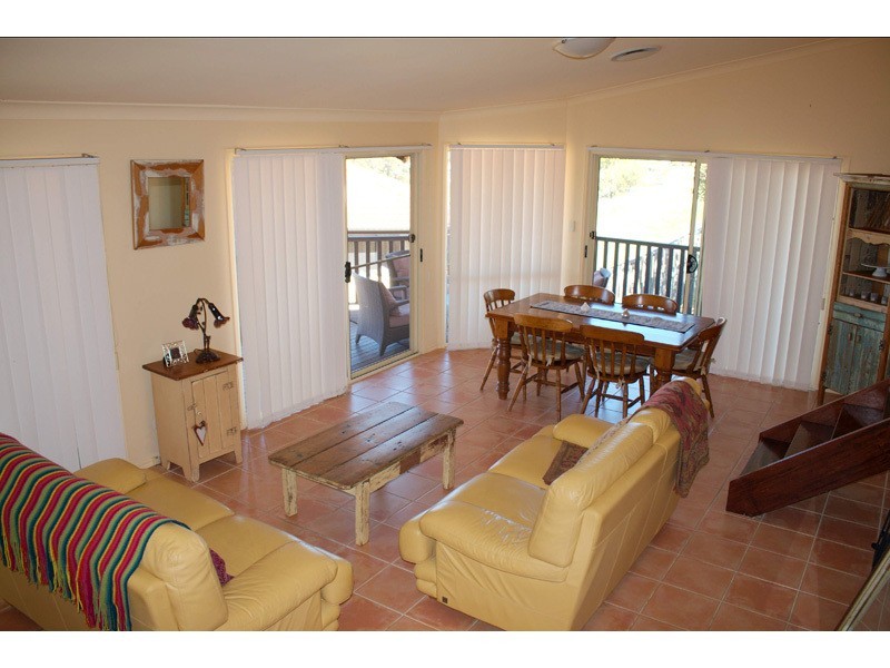 19 Henderson Rise, Pacific Pines QLD 4211