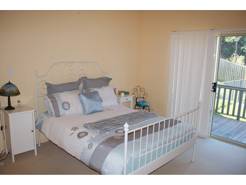 19 Henderson Rise, Pacific Pines QLD 4211