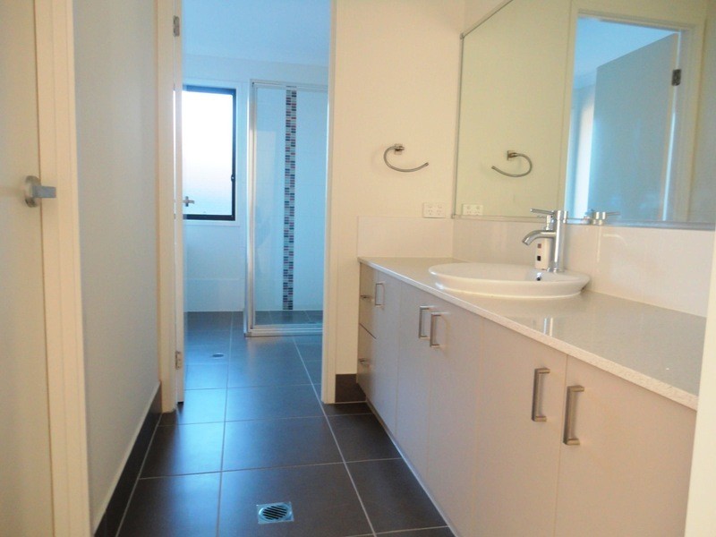 11 Barrington Street, Upper Coomera QLD 4209