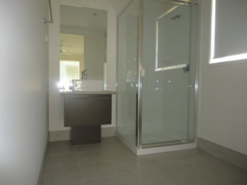 70 Mclachlan Circuit, Willow Vale QLD 4209