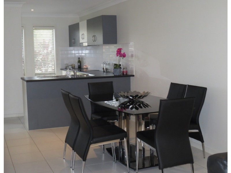 1/10 Gumtree Crescent, Upper Coomera QLD 4209