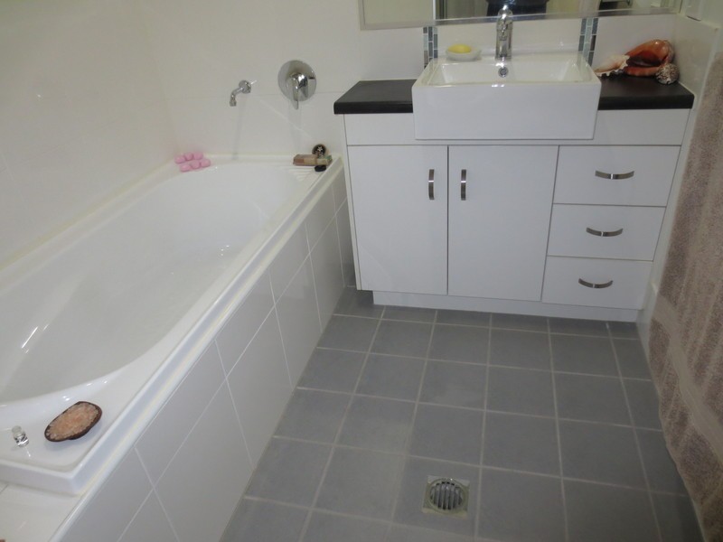 1/10 Gumtree Crescent, Upper Coomera QLD 4209