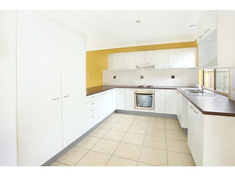 2/17 Sandhurst Crescent, Upper Coomera QLD 4209