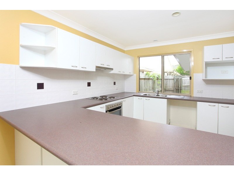 2/17 Sandhurst Crescent, Upper Coomera QLD 4209