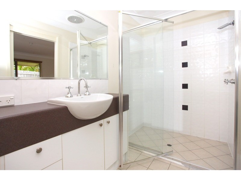 2/17 Sandhurst Crescent, Upper Coomera QLD 4209