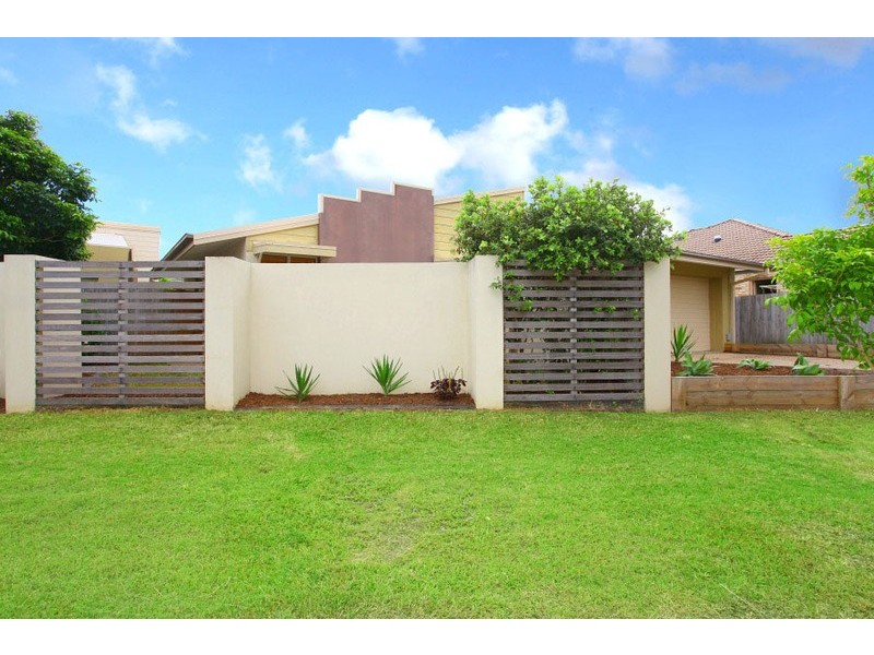 2/17 Sandhurst Crescent, Upper Coomera QLD 4209