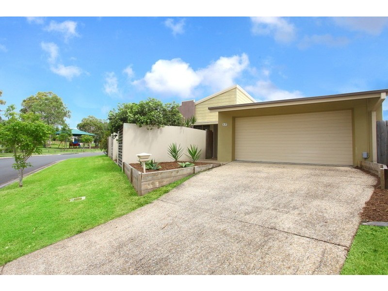 2/17 Sandhurst Crescent, Upper Coomera QLD 4209