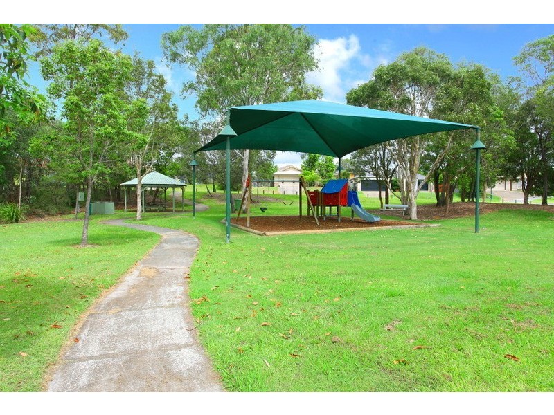 2/17 Sandhurst Crescent, Upper Coomera QLD 4209
