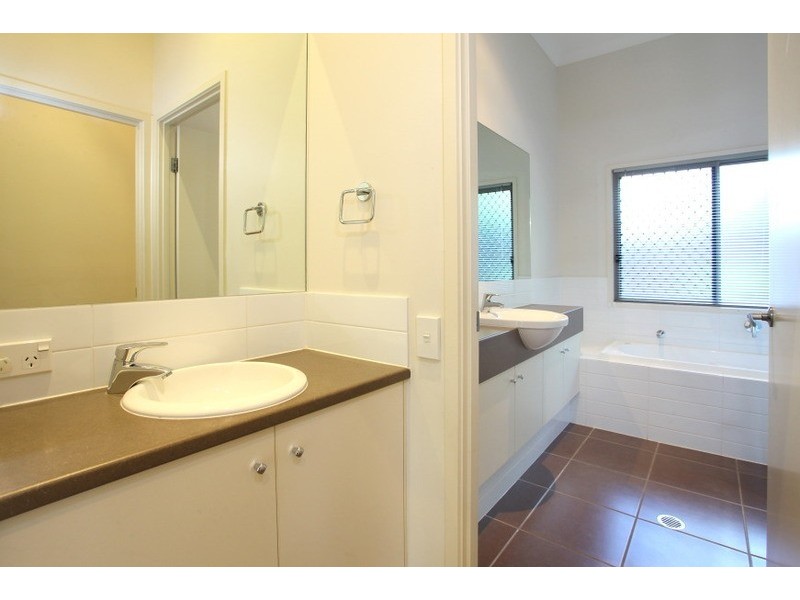 4 Flaxton Street, Ormeau QLD 4208