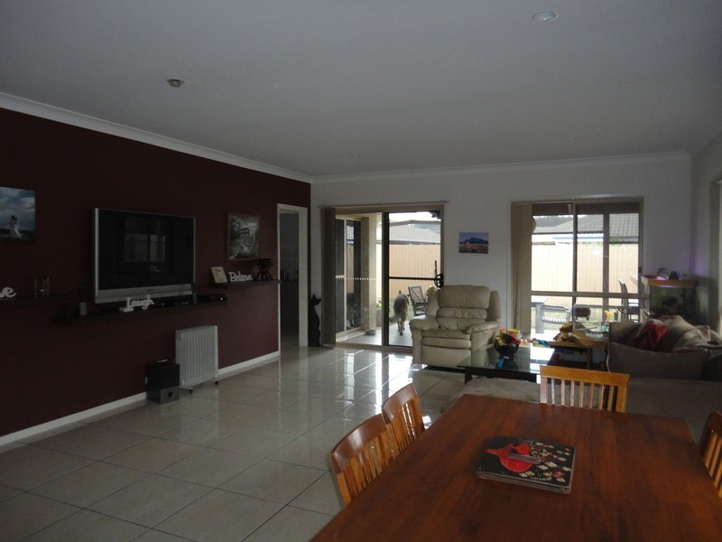 8 Cranberrie Crescent, Pimpama QLD 4209