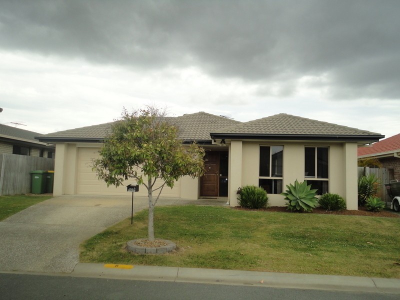 8 Cranberrie Crescent, Pimpama QLD 4209