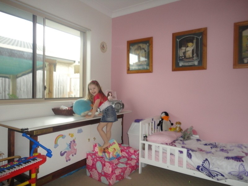 8 Cranberrie Crescent, Pimpama QLD 4209