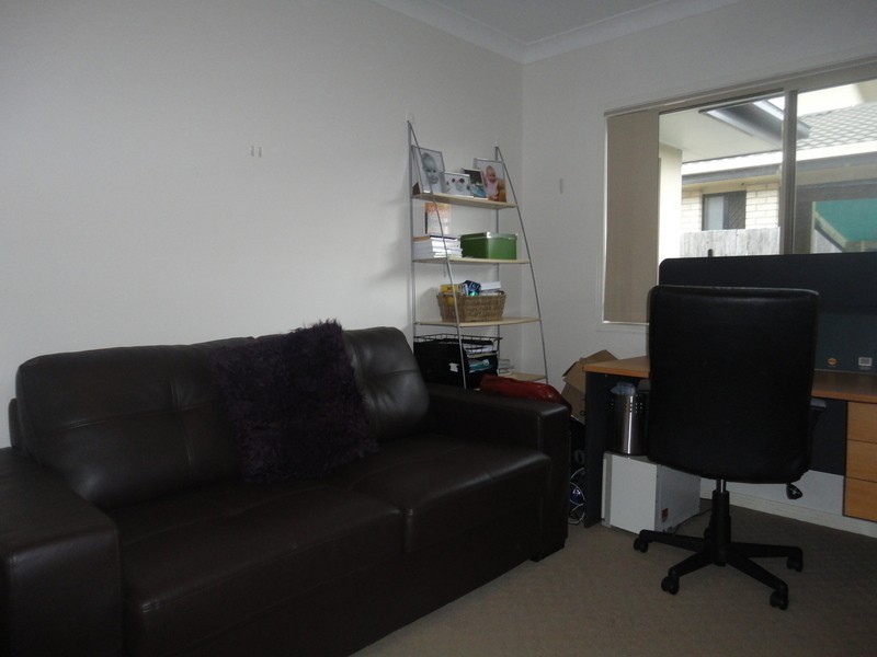 8 Cranberrie Crescent, Pimpama QLD 4209