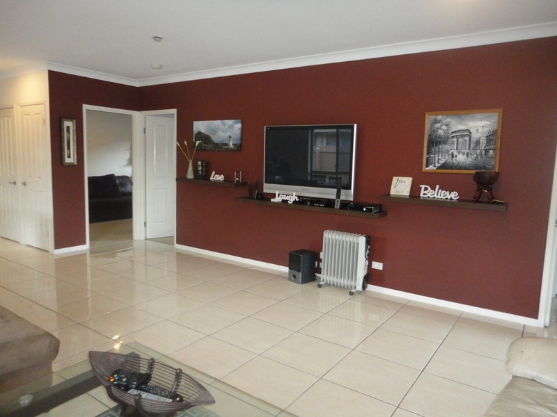 8 Cranberrie Crescent, Pimpama QLD 4209