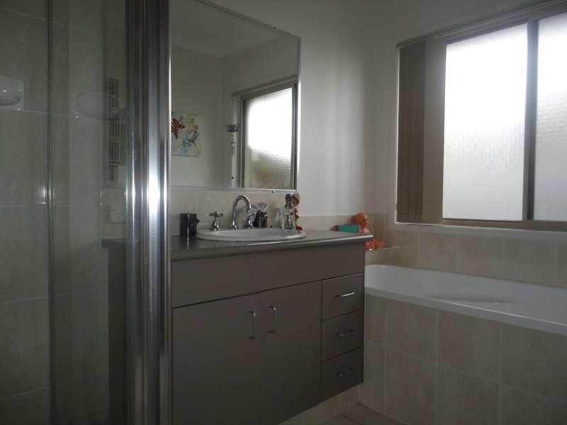 8 Cranberrie Crescent, Pimpama QLD 4209