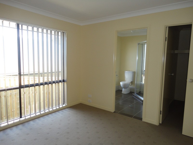 11 Wildflower Circuit, Upper Coomera QLD 4209