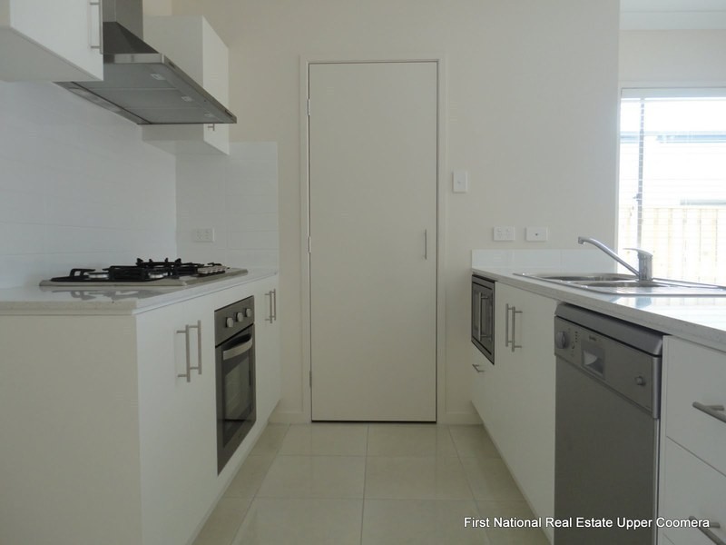 14 Pamphlet Lane, Coomera QLD 4209