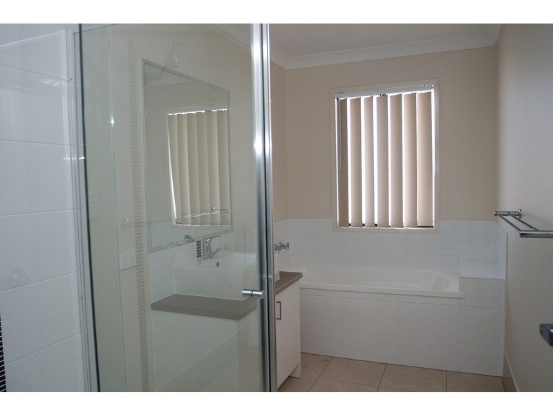 4a Kelly Avenue, Coomera QLD 4209