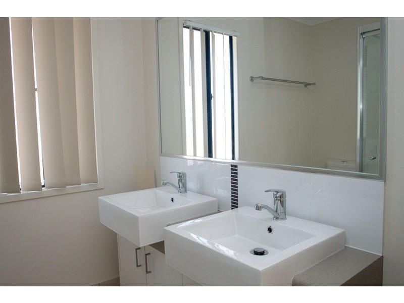 4a Kelly Avenue, Coomera QLD 4209