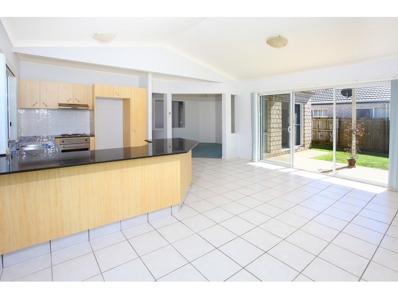 8 Linda Way, Upper Coomera QLD 4209