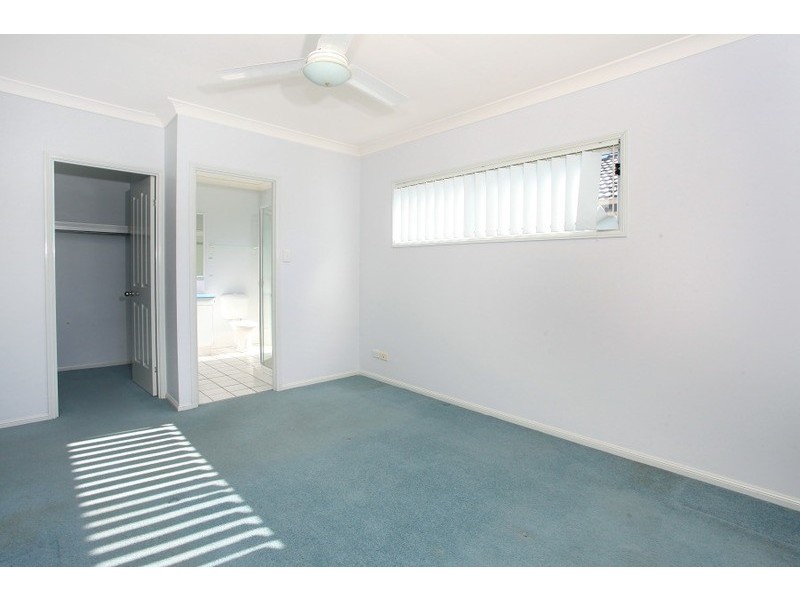 8 Linda Way, Upper Coomera QLD 4209