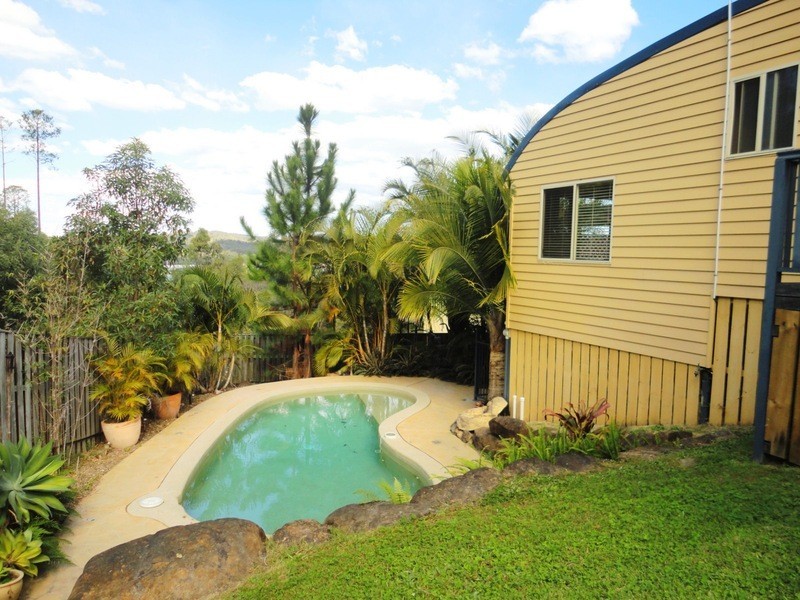 19 Henderson Rise, Pacific Pines QLD 4211