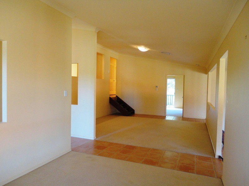 19 Henderson Rise, Pacific Pines QLD 4211