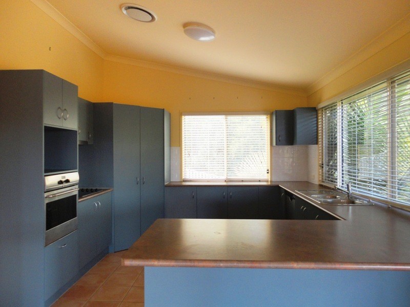 19 Henderson Rise, Pacific Pines QLD 4211