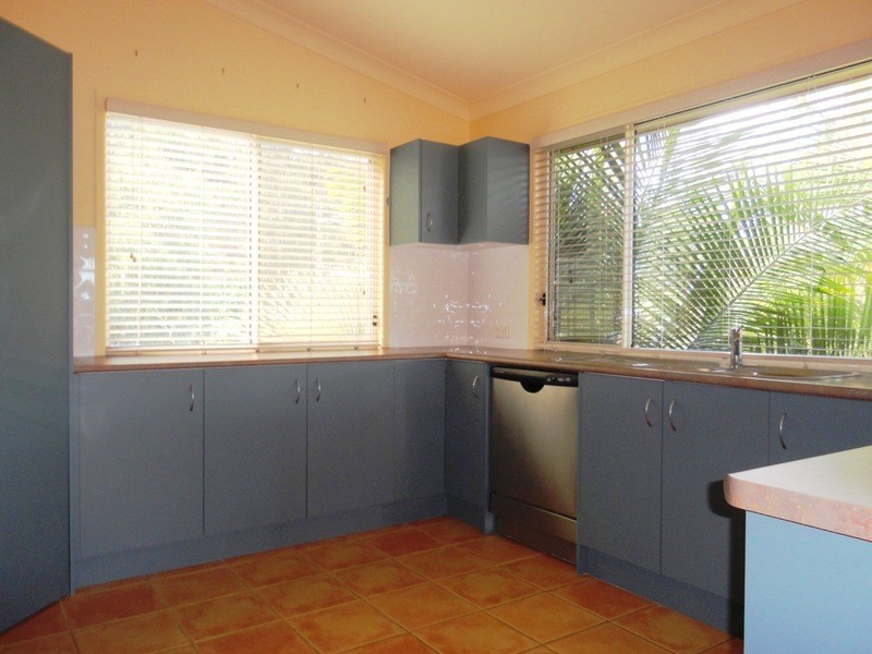19 Henderson Rise, Pacific Pines QLD 4211