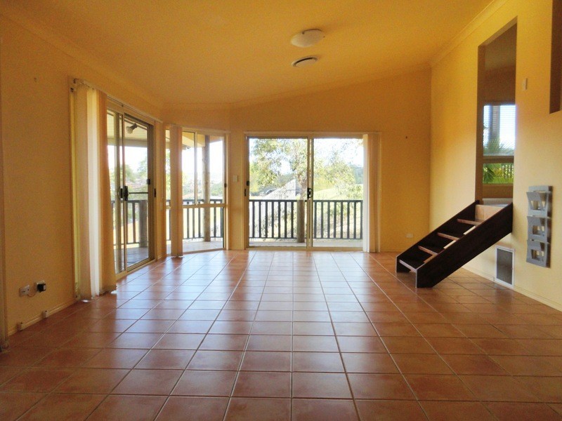19 Henderson Rise, Pacific Pines QLD 4211