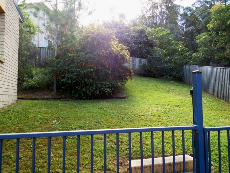 19 Henderson Rise, Pacific Pines QLD 4211