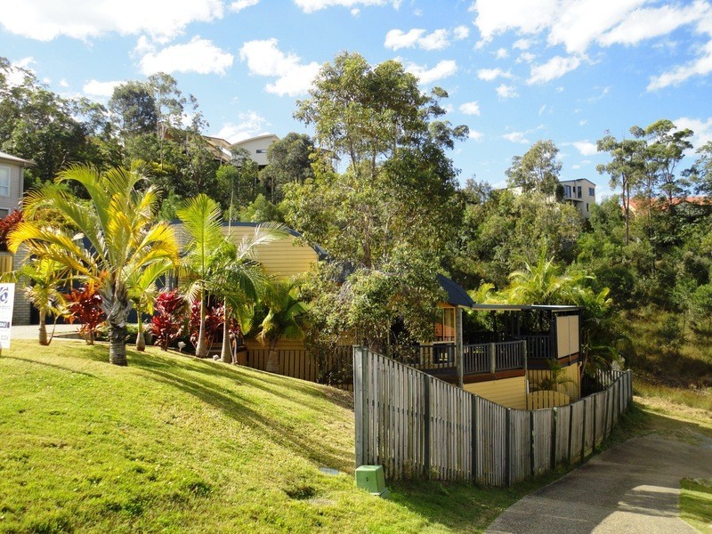 19 Henderson Rise, Pacific Pines QLD 4211