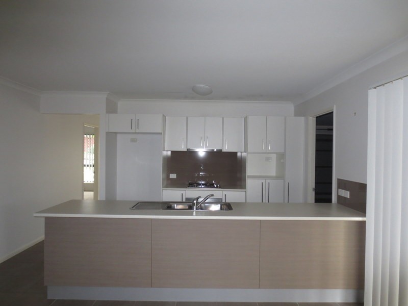 8 Ashburton Street, Ormeau Hills QLD 4208