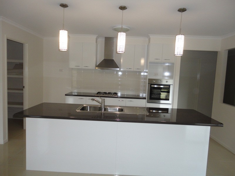 8  Wildflower Circuit, Upper Coomera QLD 4209