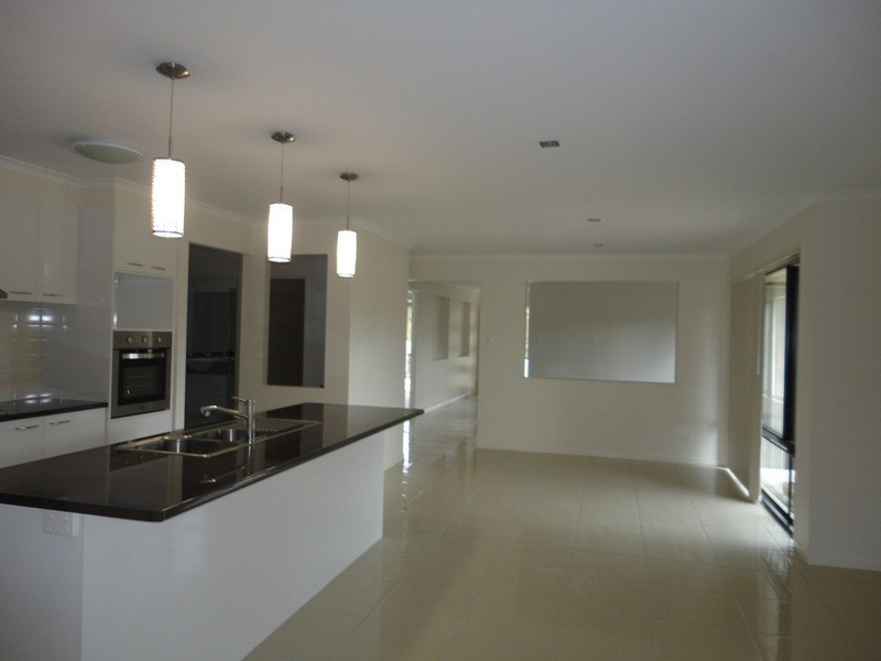 8  Wildflower Circuit, Upper Coomera QLD 4209