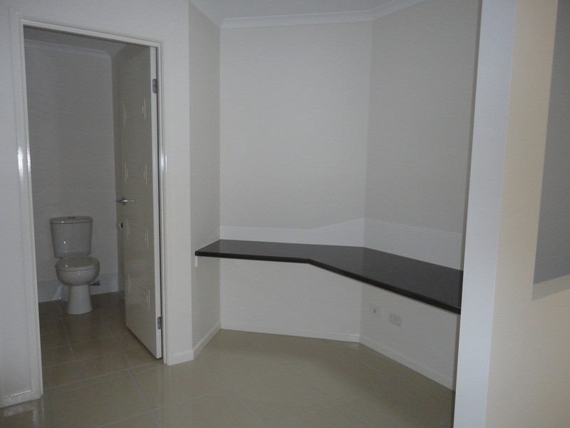 8  Wildflower Circuit, Upper Coomera QLD 4209