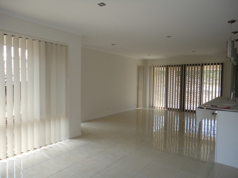 8  Wildflower Circuit, Upper Coomera QLD 4209