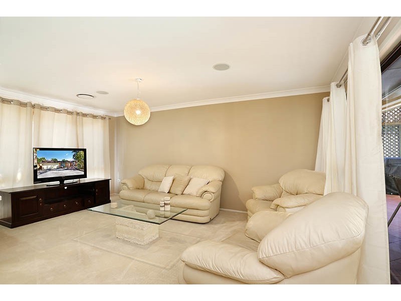 16 Ridgecrop Drive, Castle Hill NSW 2154