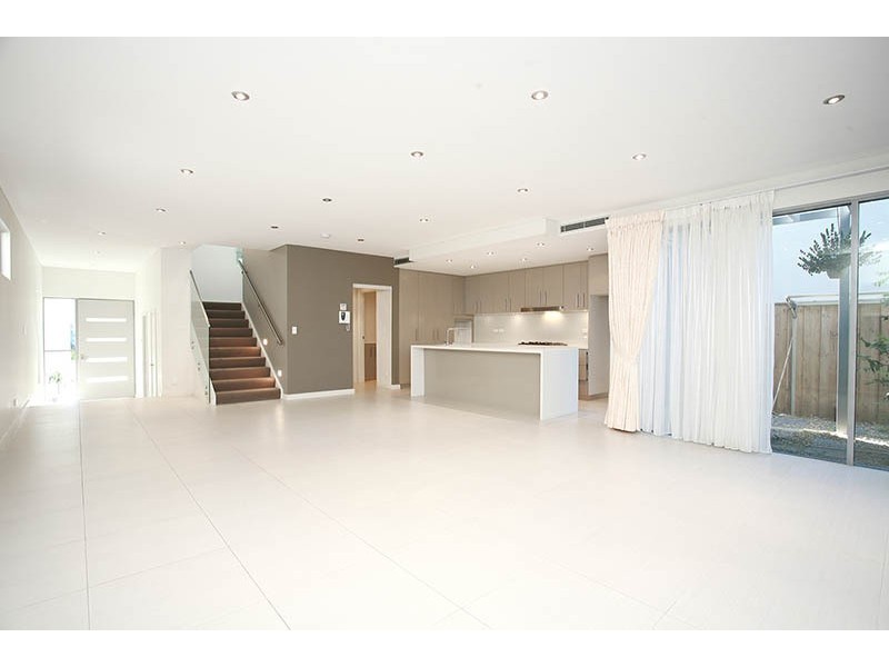 20 Peninsula Way, Bella Vista NSW 2153