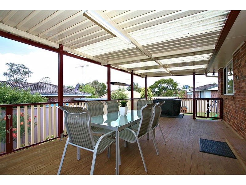 14 Corio Dr, St Clair NSW 2759