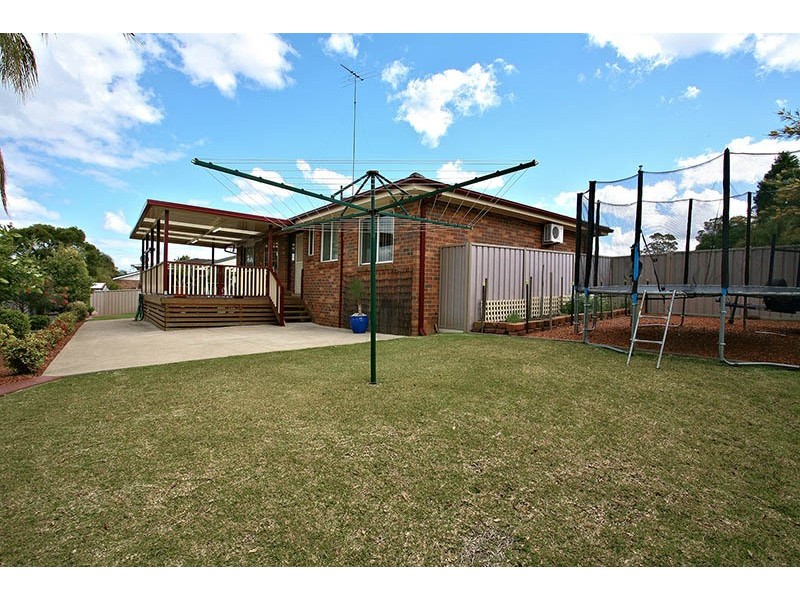 14 Corio Dr, St Clair NSW 2759