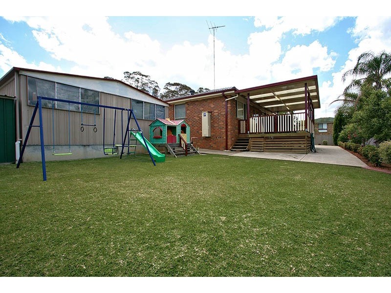 14 Corio Dr, St Clair NSW 2759